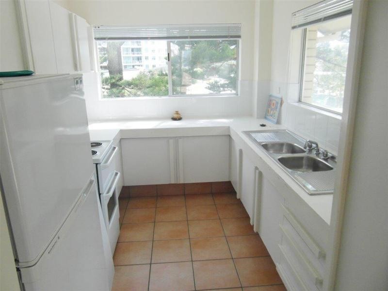 8/4 Fern Street, Surfers Paradise QLD 4217