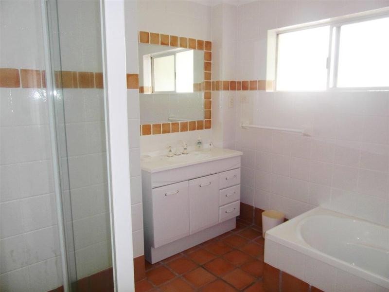 8/4 Fern Street, Surfers Paradise QLD 4217