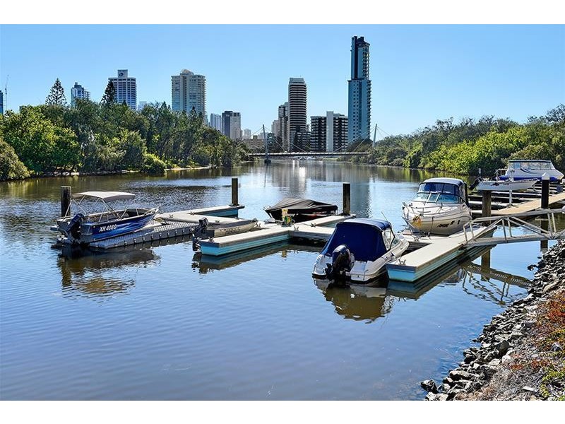 42 ‘Narrowneck Court 204 Ferny Avenue, Surfers Paradise QLD 4217