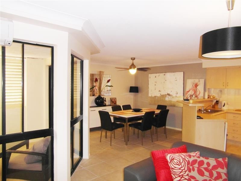 4 Acacia Avenue, Budds Beach,, Surfers Paradise QLD 4217