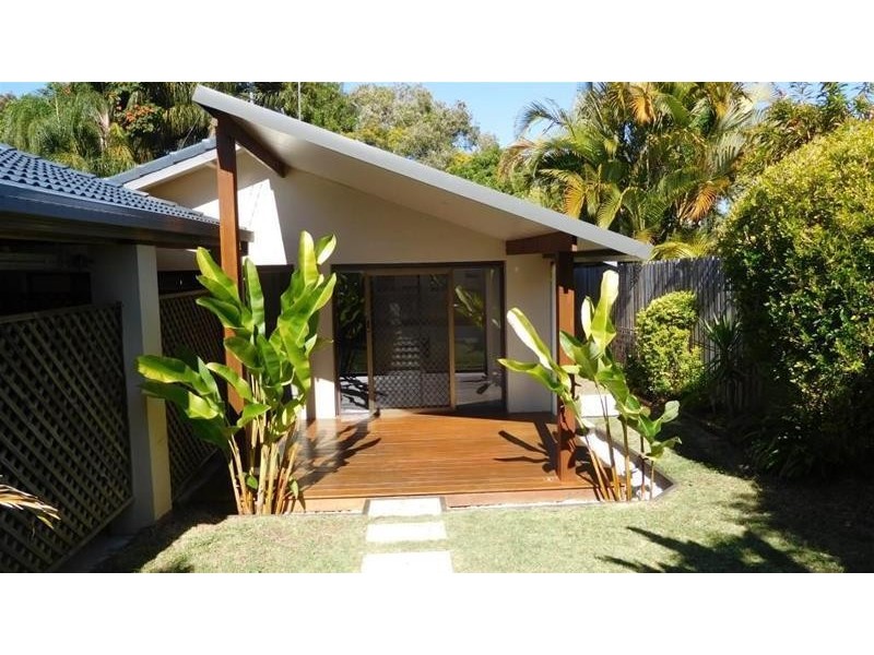 32 Golden Crescent, Southport QLD 4215