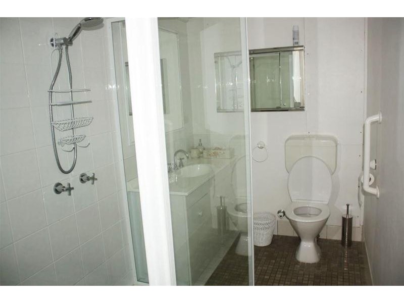 204/7-9 Trickett Street, Surfers Paradise QLD 4217