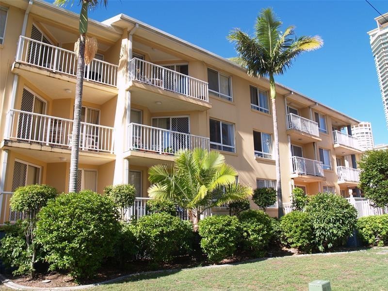 35 Palm Avenue “Bay Lodge” Budds Beach, Surfers Paradise QLD 4217