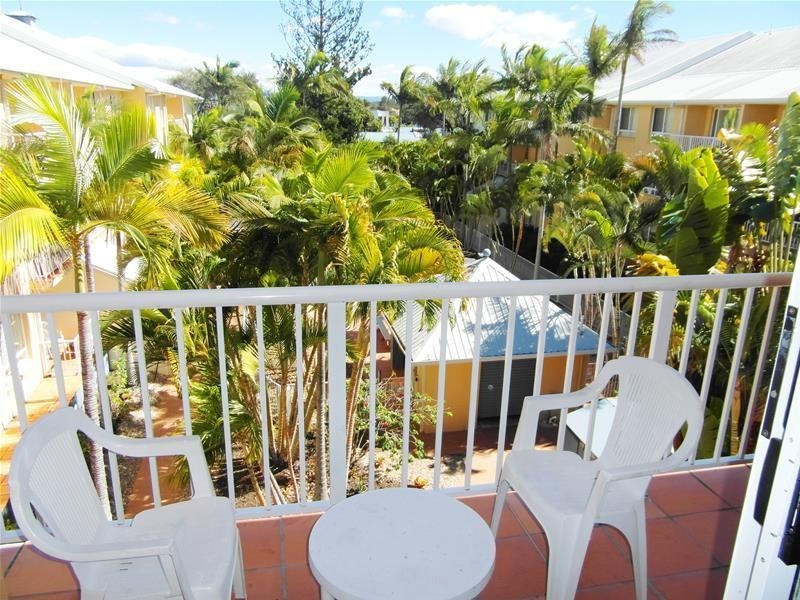35 Palm Avenue “Bay Lodge” Budds Beach, Surfers Paradise QLD 4217