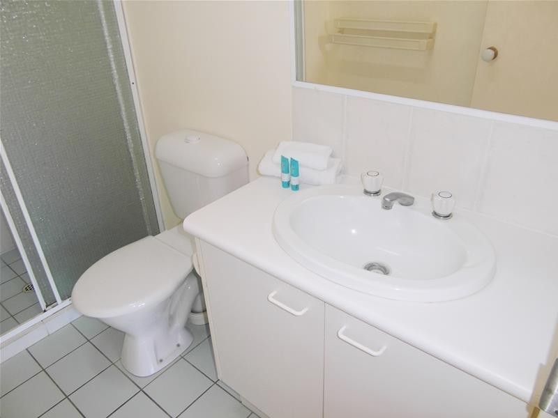 35 Palm Avenue “Bay Lodge” Budds Beach, Surfers Paradise QLD 4217