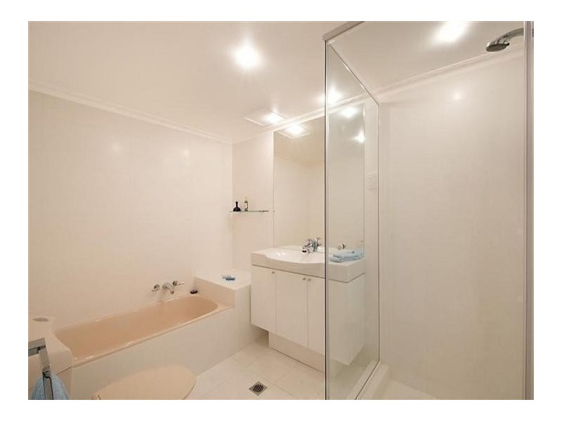 4 Old Burleigh Road ‘Surfers Aquarius’, Surfers Paradise QLD 4217