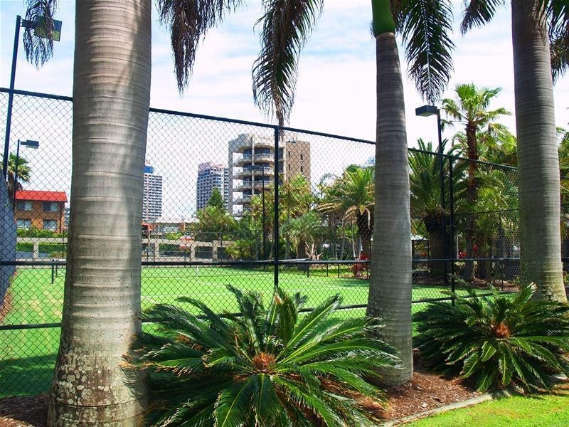 4 Old Burleigh Road ‘Surfers Aquarius’, Surfers Paradise QLD 4217