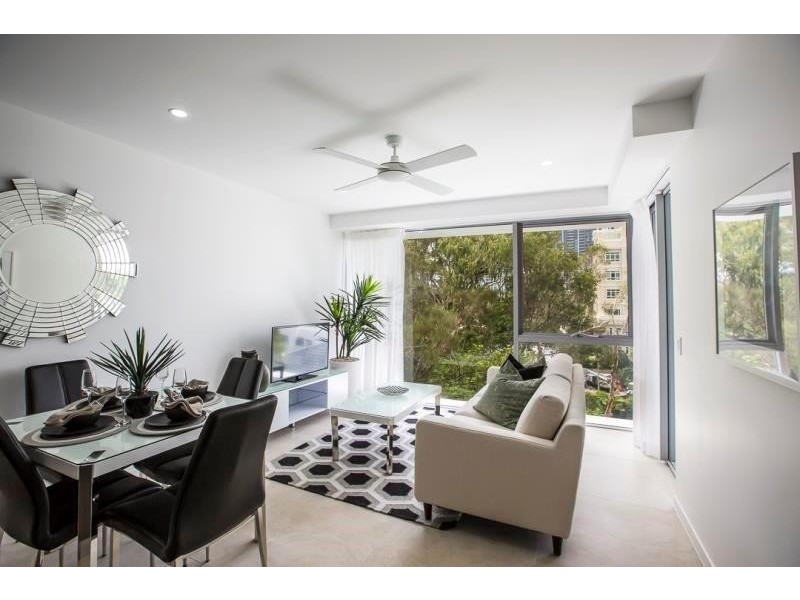 404/30 Brighton Parade, Southport QLD 4215