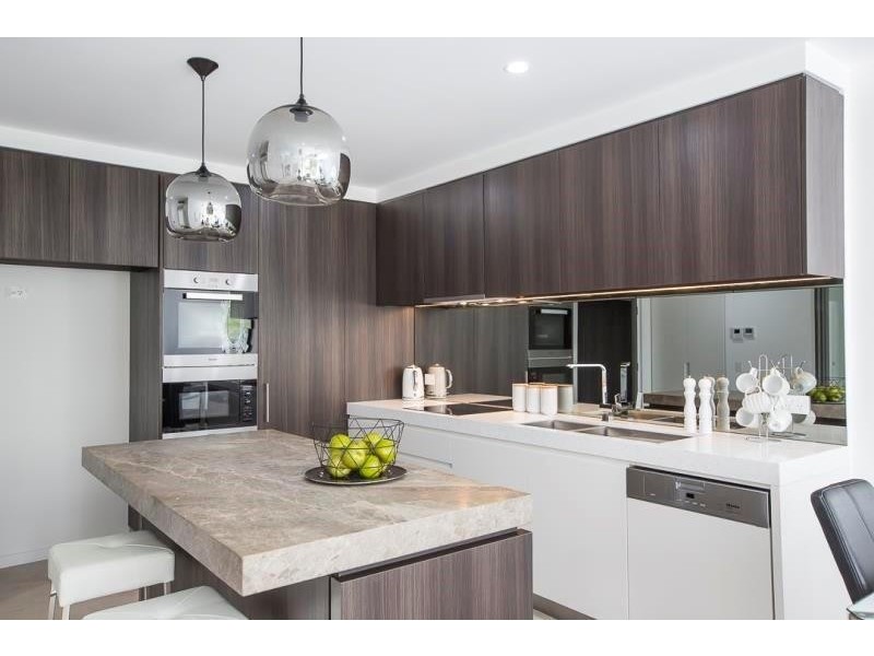 404/30 Brighton Parade, Southport QLD 4215