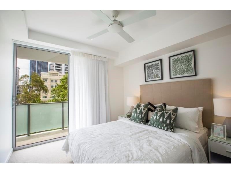 404/30 Brighton Parade, Southport QLD 4215