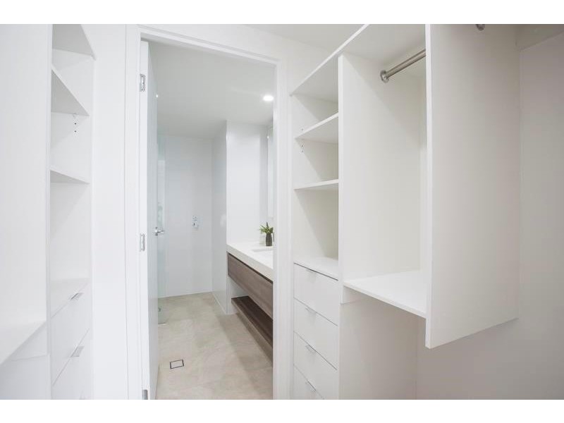 404/30 Brighton Parade, Southport QLD 4215