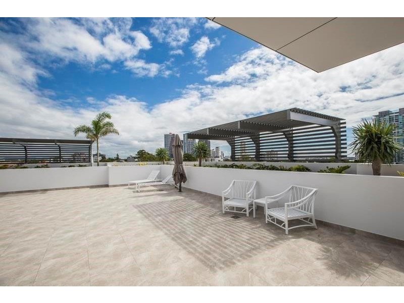 404/30 Brighton Parade, Southport QLD 4215