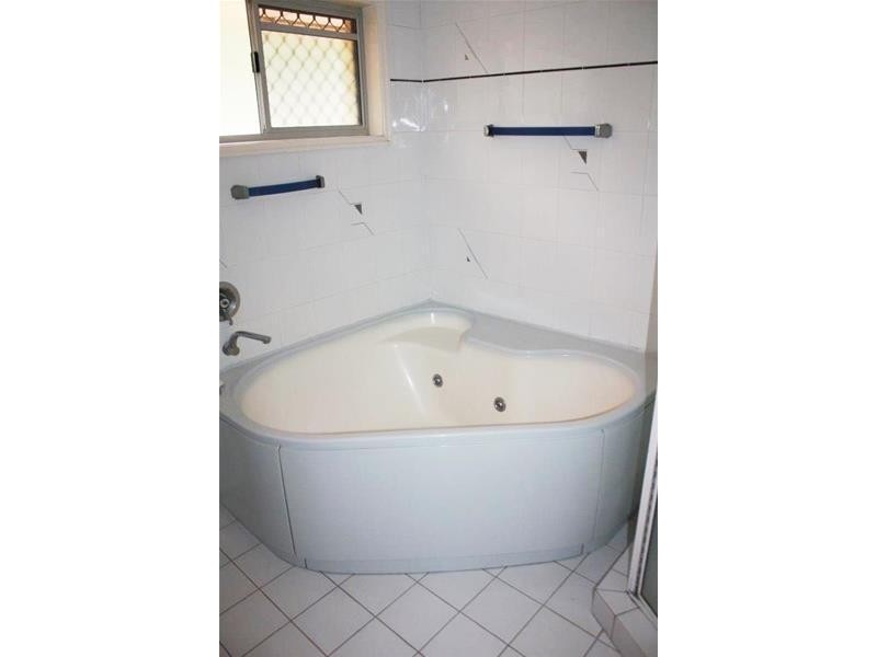 30 Brindisi Avenue, Isle Of Capri QLD 4217