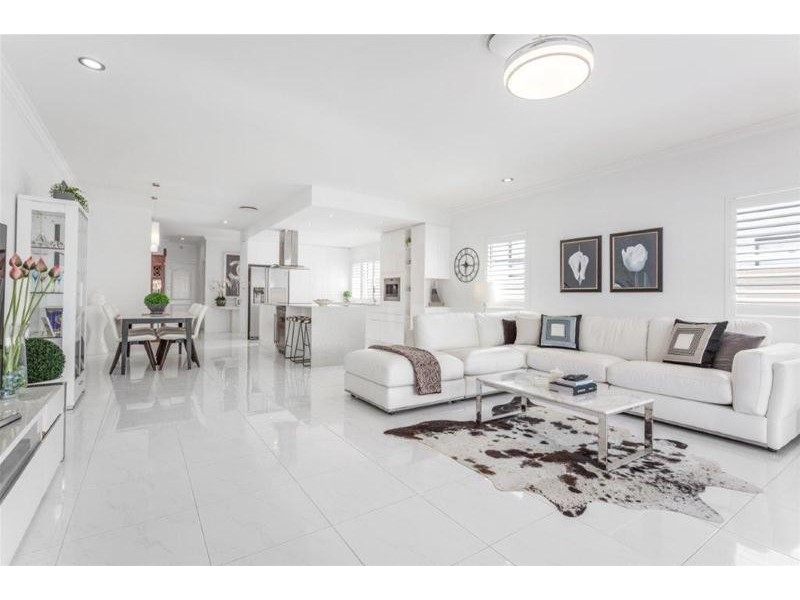 2/45 Stanhill Drive, Surfers Paradise QLD 4217