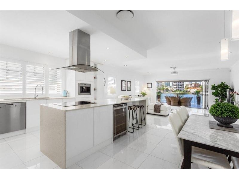 2/45 Stanhill Drive, Surfers Paradise QLD 4217