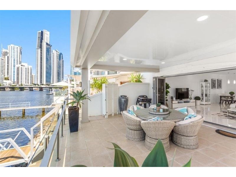 2/45 Stanhill Drive, Surfers Paradise QLD 4217