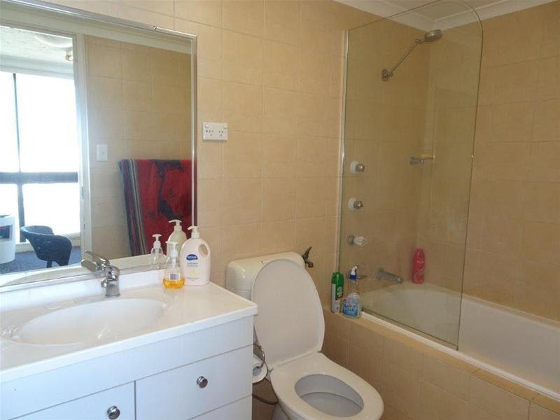 18 Hanlan Street, Surfers Paradise QLD 4217