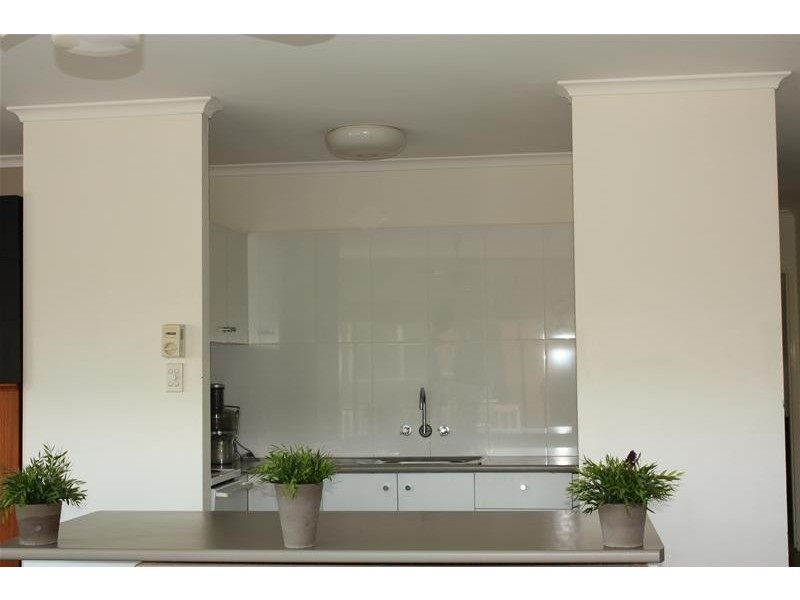 3 Vista Street, Surfers Paradise QLD 4217