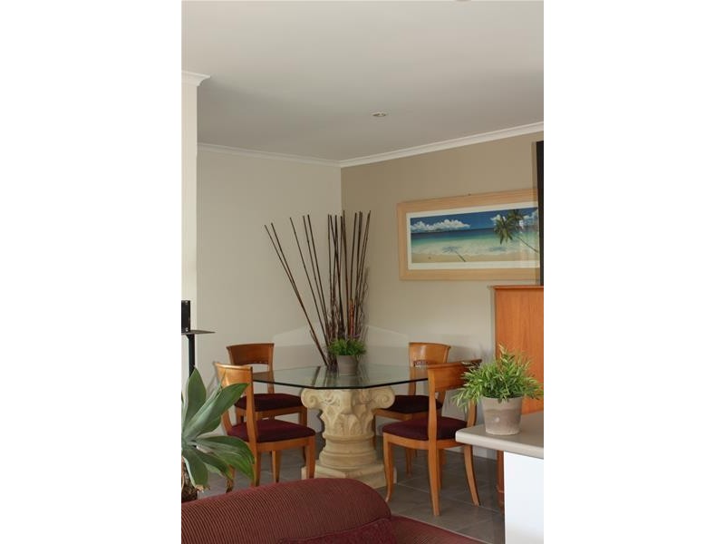 3 Vista Street, Surfers Paradise QLD 4217