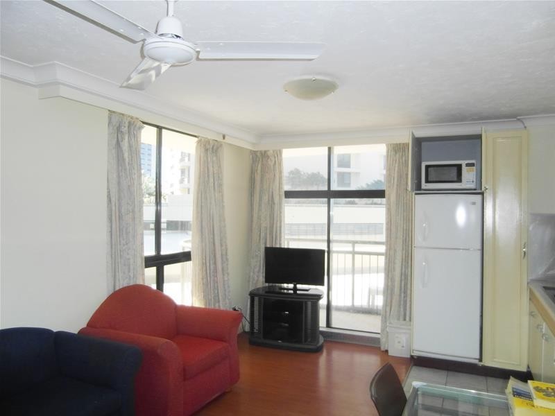 18 Hanlan Street ‘Beachcomber’, Surfers Paradise QLD 4217