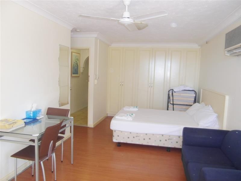 18 Hanlan Street ‘Beachcomber’, Surfers Paradise QLD 4217