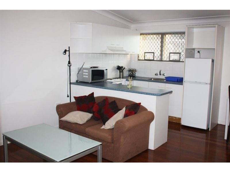 7/14 Leonard Avenue, Surfers Paradise QLD 4217