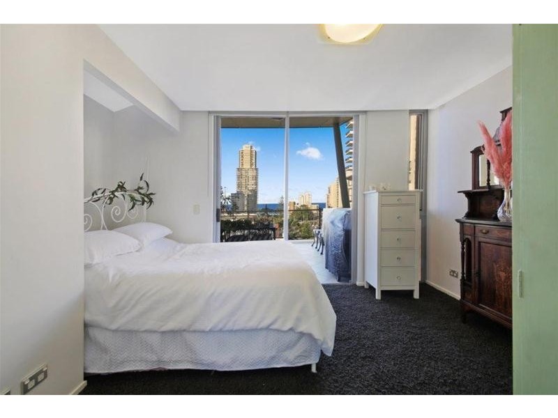 2102/21 Cypress Avenue, Surfers Paradise QLD 4217