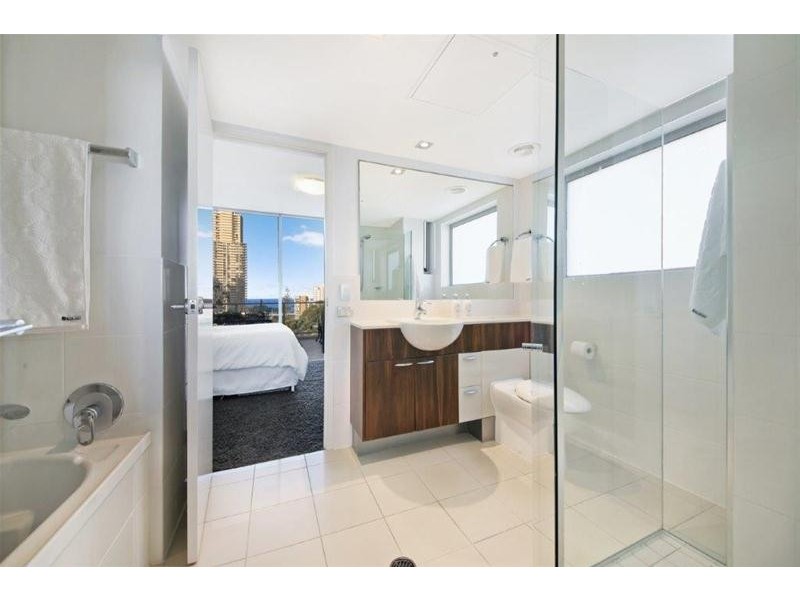 2102/21 Cypress Avenue, Surfers Paradise QLD 4217