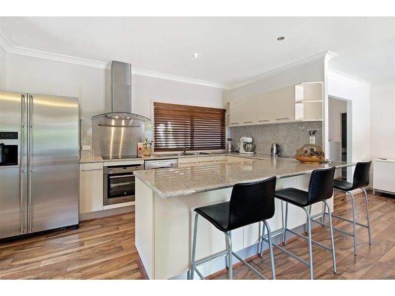 49 Amalfi Drive, Isle Of Capri QLD 4217