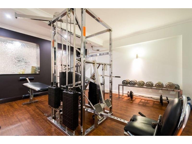 5 Donegal Crescent, Sorrento QLD 4217