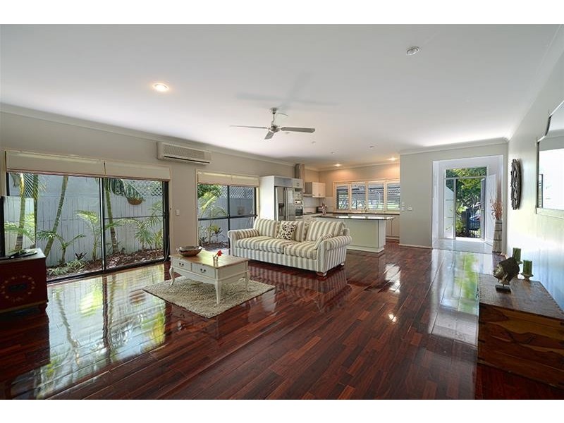 6 Crombie Avenue, Surfers Paradise QLD 4217