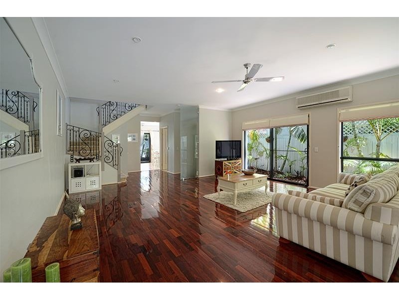 6 Crombie Avenue, Surfers Paradise QLD 4217