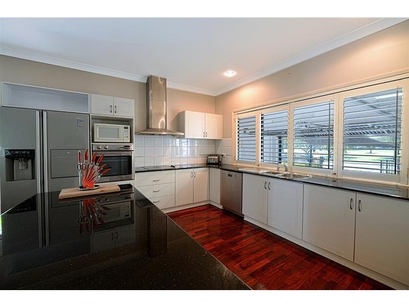 6 Crombie Avenue, Surfers Paradise QLD 4217