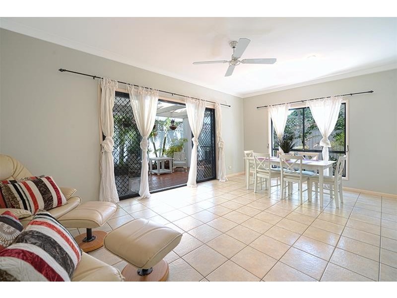 6 Crombie Avenue, Surfers Paradise QLD 4217