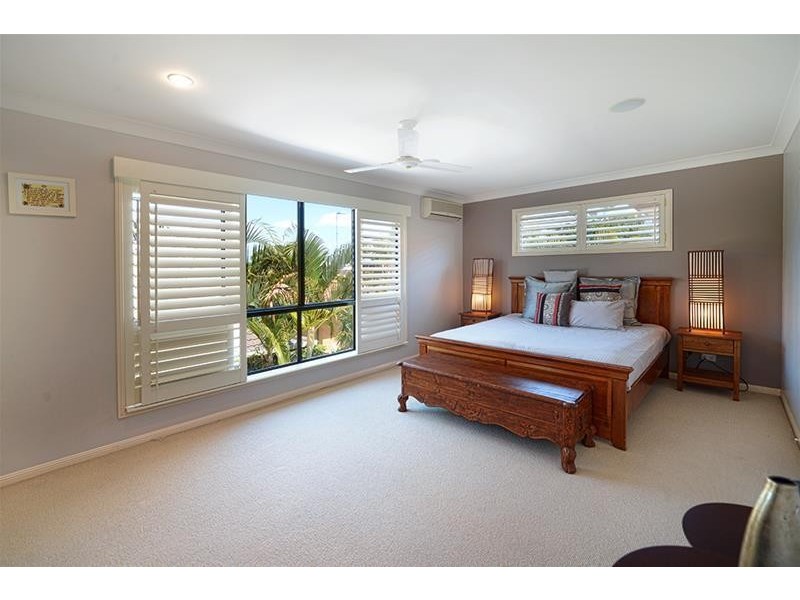 6 Crombie Avenue, Surfers Paradise QLD 4217