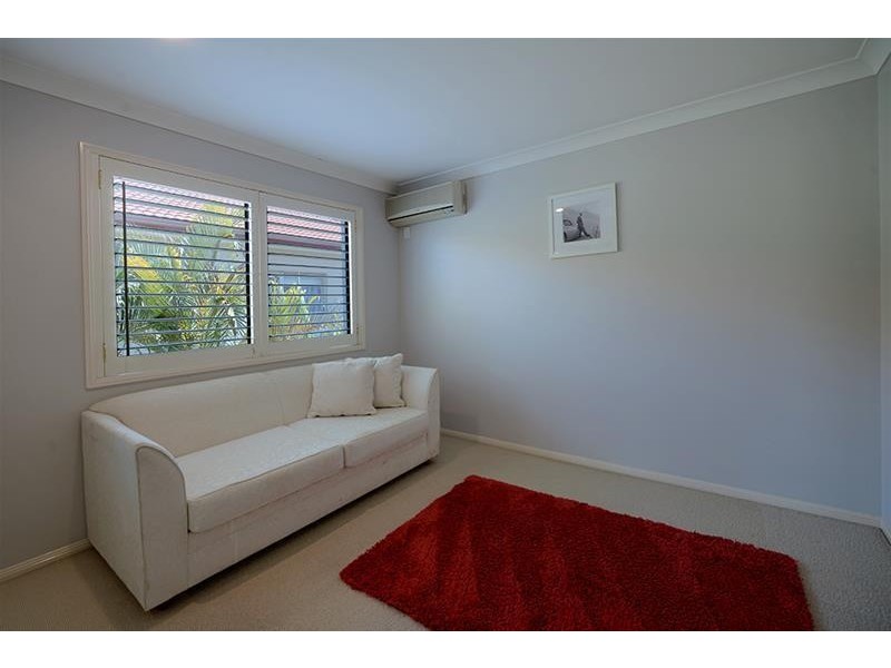 6 Crombie Avenue, Surfers Paradise QLD 4217