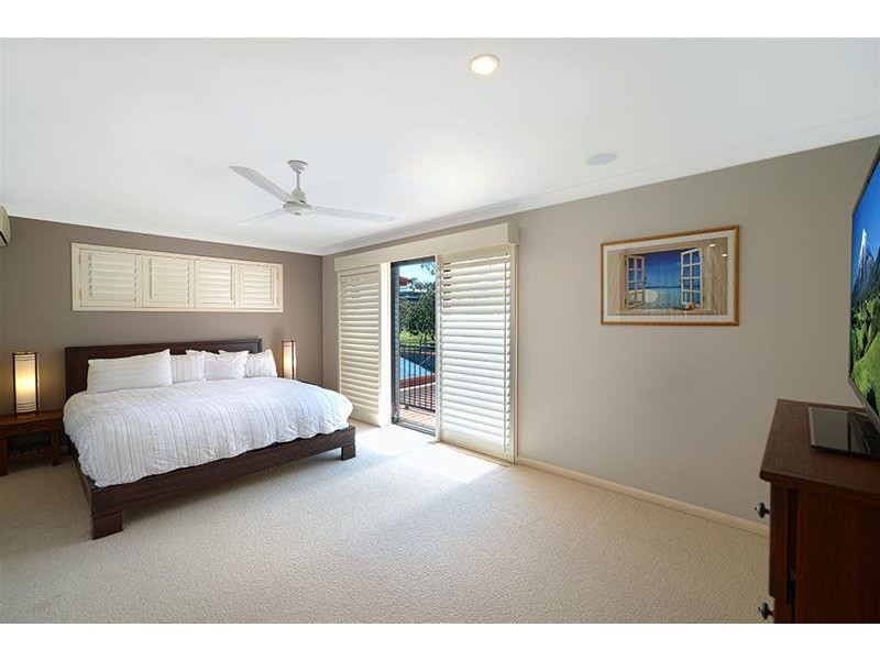 6 Crombie Avenue, Surfers Paradise QLD 4217