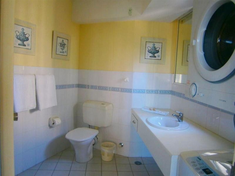 1002/8 Trickett Street, Surfers Paradise QLD 4217