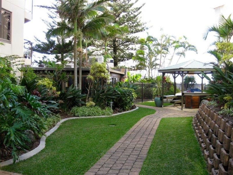 1002/8 Trickett Street, Surfers Paradise QLD 4217