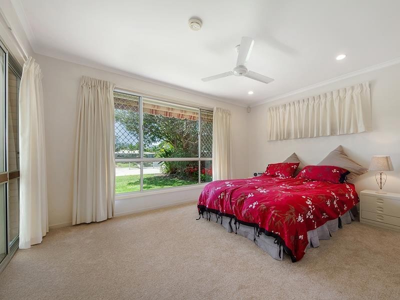 49 Rapallo Avenue, Isle Of Capri QLD 4217