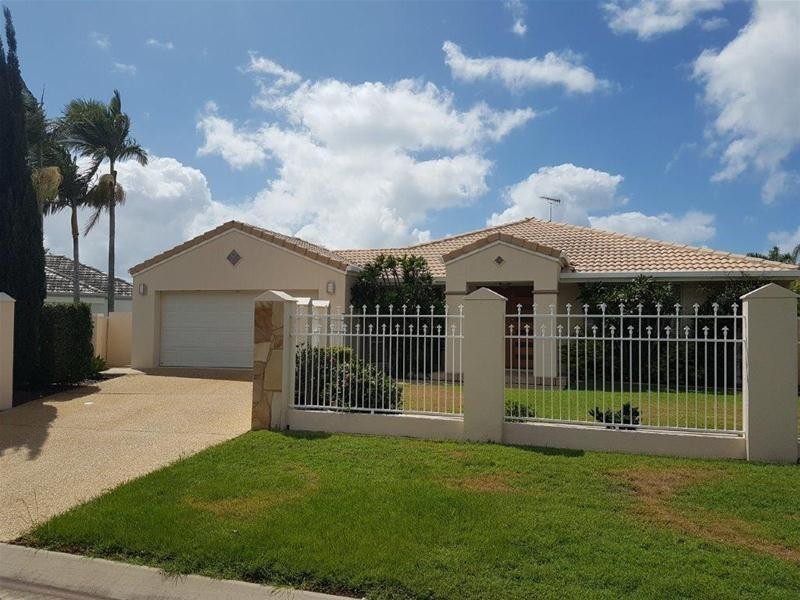 18 Christa Way, Benowa Waters QLD 4217