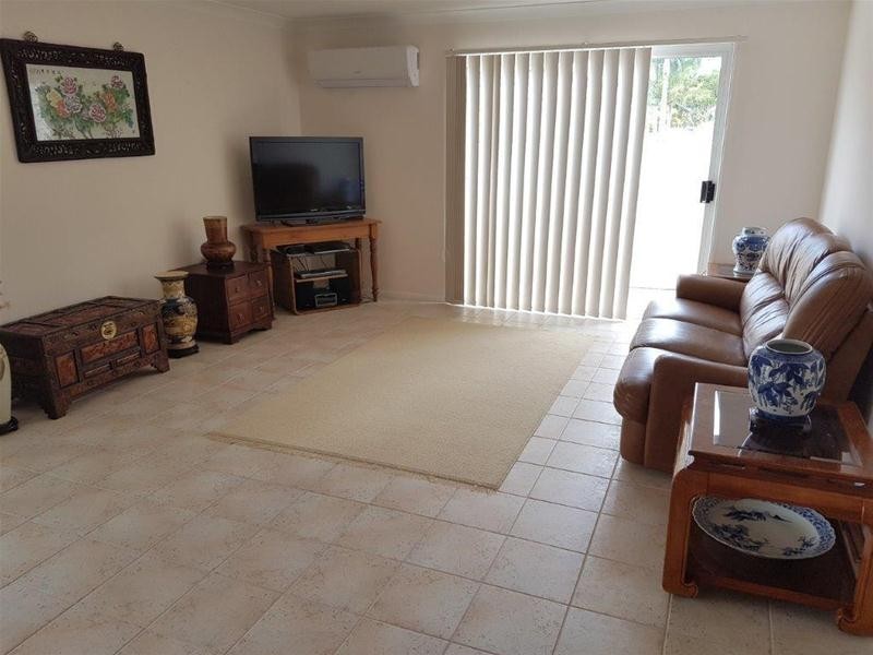 18 Christa Way, Benowa Waters QLD 4217