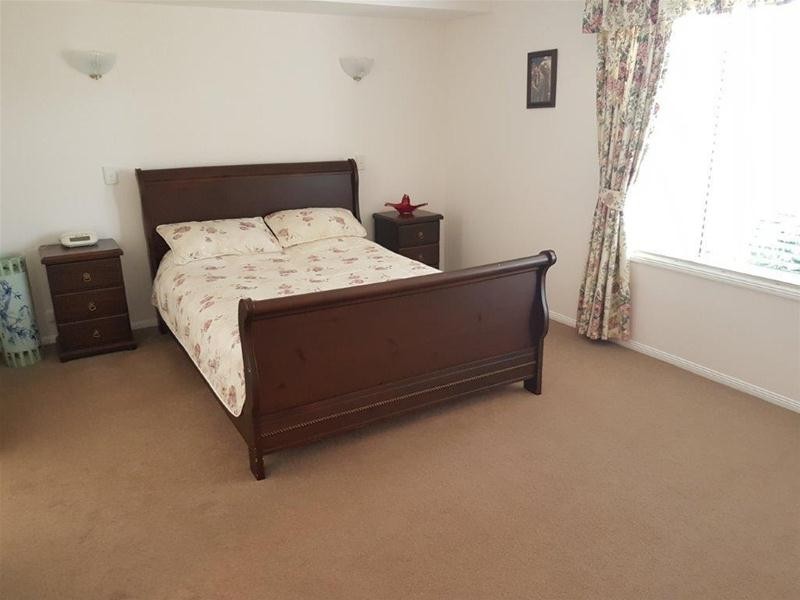 18 Christa Way, Benowa Waters QLD 4217