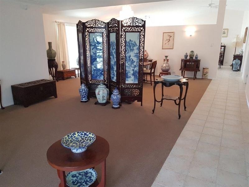 18 Christa Way, Benowa Waters QLD 4217