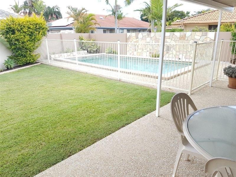 18 Christa Way, Benowa Waters QLD 4217