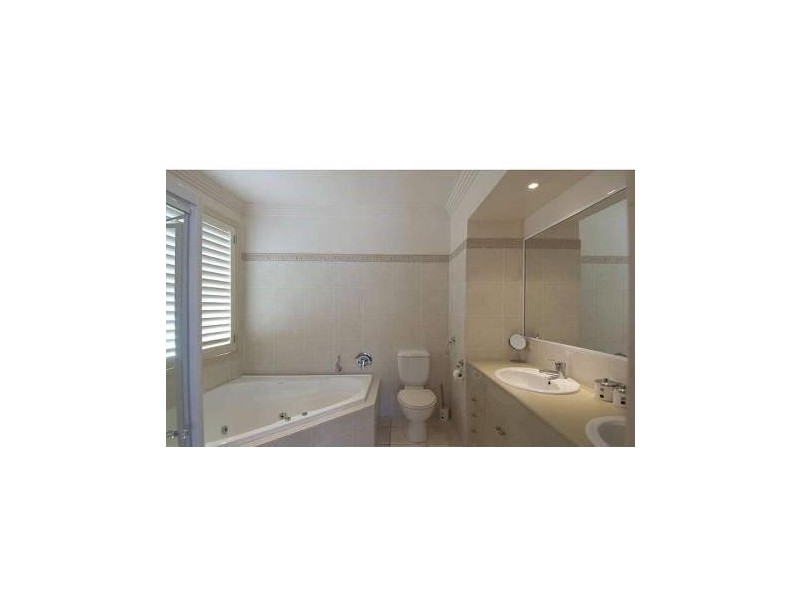 2/59 Palm Avenue, Surfers Paradise QLD 4217