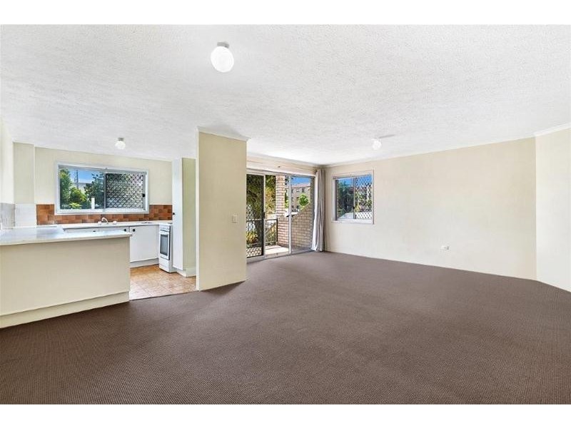 4/32 Armrick Avenue, Broadbeach QLD 4218