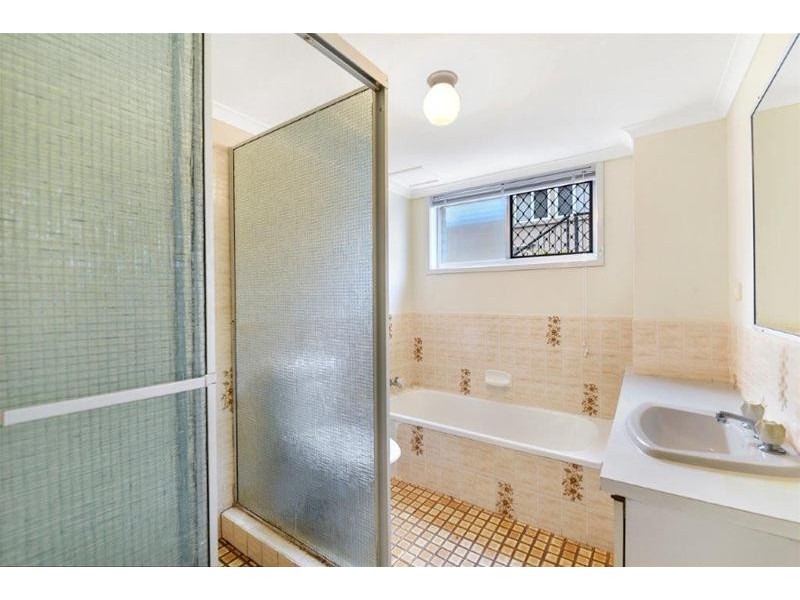 4/32 Armrick Avenue, Broadbeach QLD 4218