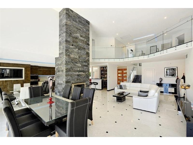 18 Viking Court, Paradise Waters QLD 4217