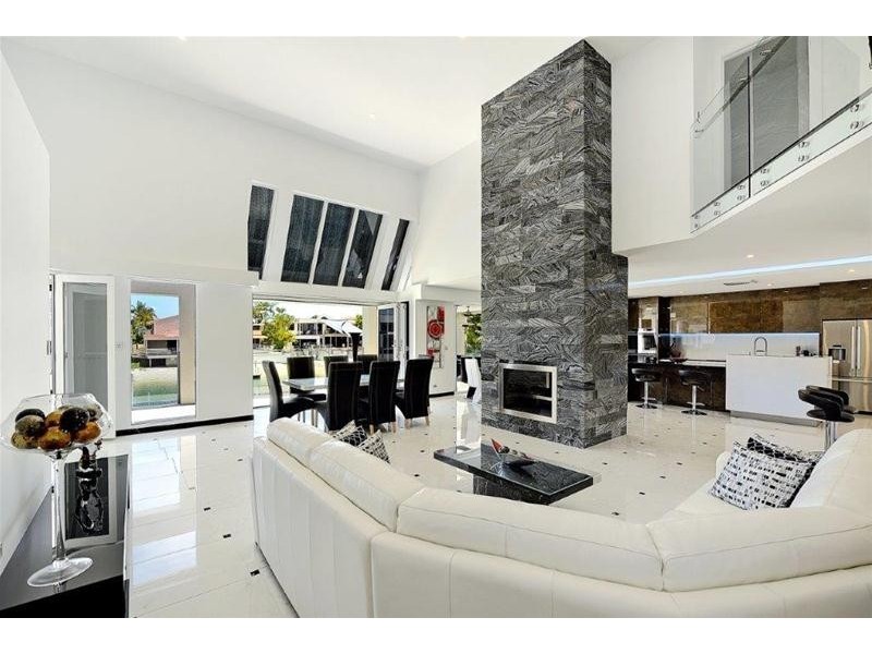 18 Viking Court, Paradise Waters QLD 4217